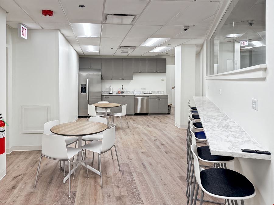 Regus - Chicago - N Clark St