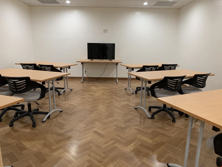 W Suites @ 1001 Wilshire