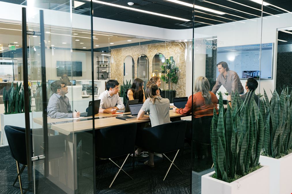 511 East John West Carpenter Freeway