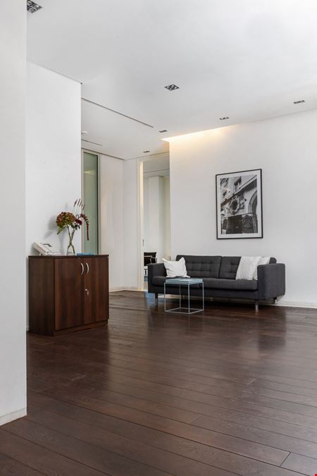 THE GATE BERLIN - UDL