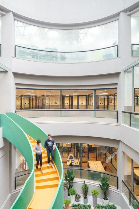 No. 588, Yan'an East Road