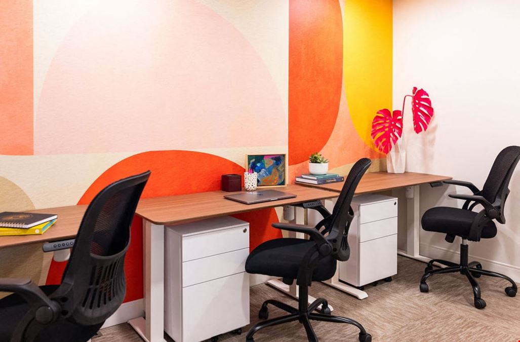 Dedicated Desk: The Mural Point (Center)