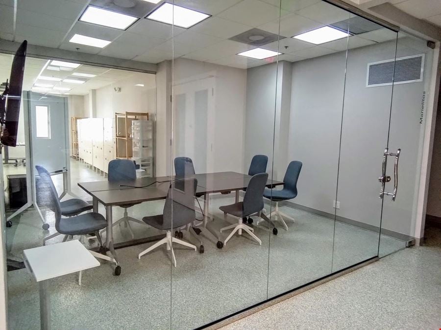 Full Floor Suite 700