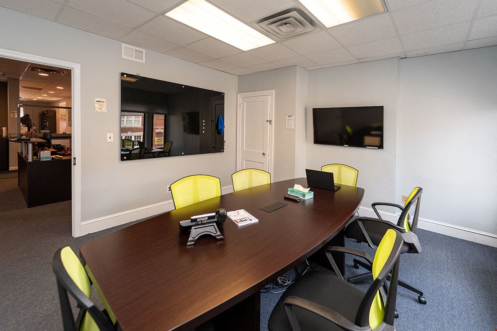 HeadRoom Media - Veterans Square