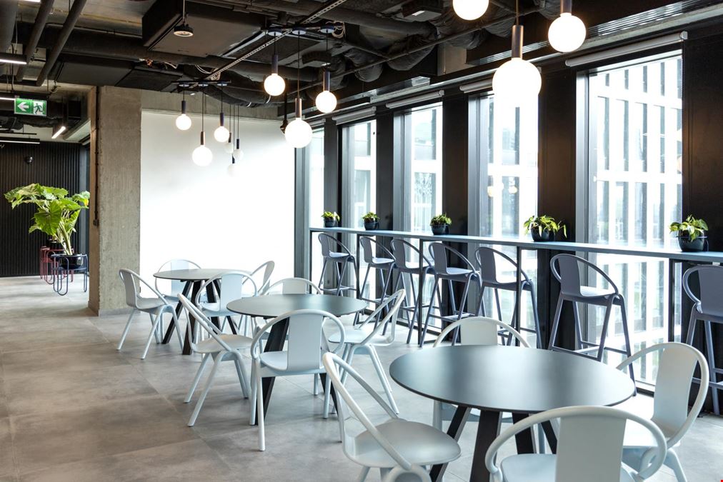 City Space - Face2Face