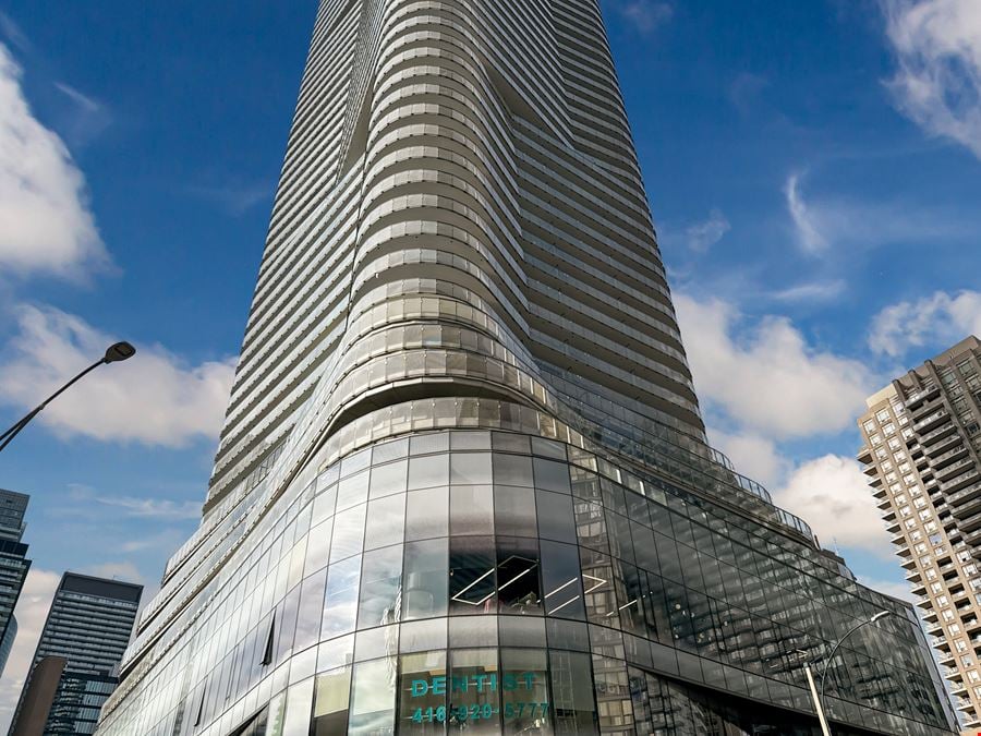 ON, Toronto - Wellesley Street West