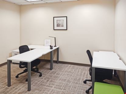 Regus - Savannah - 22 Bull St