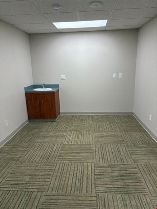 Suite P (Massage Room)