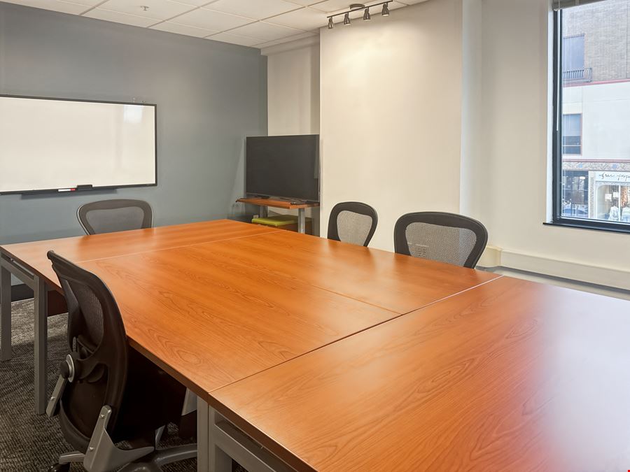 Regus - Kansas City - Country Club Plaza