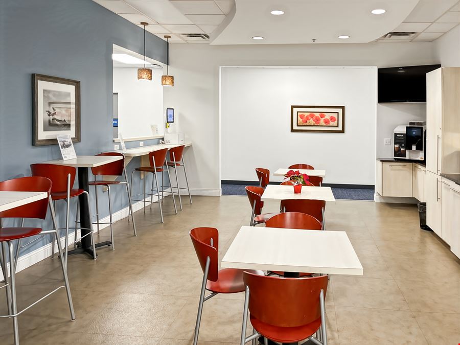 HQ - Novi - Grand River Ave
