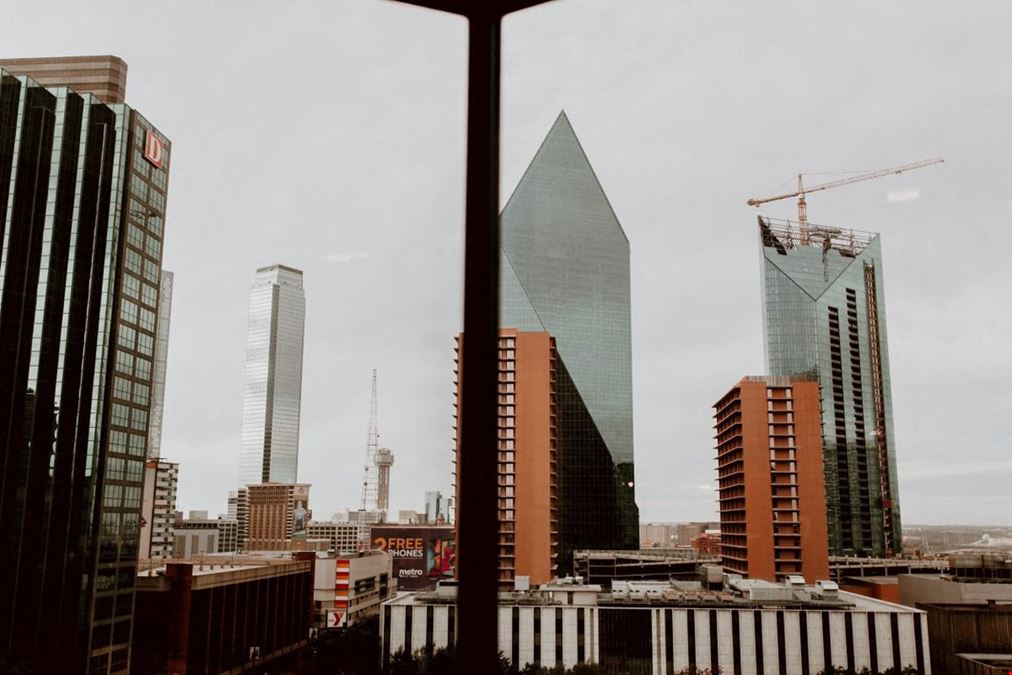 Common Desk - Dallas Arts District