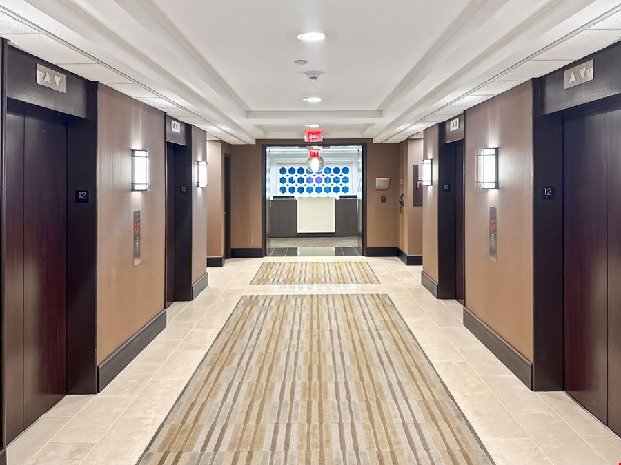 LA, New Orleans - Metairie - One Lakeway