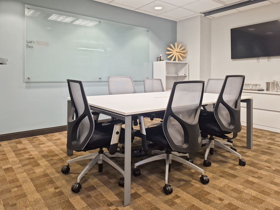 KY, Louisville – MET Building