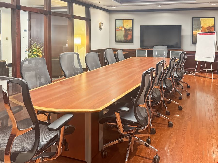 Regus - Kansas City - Country Club Plaza