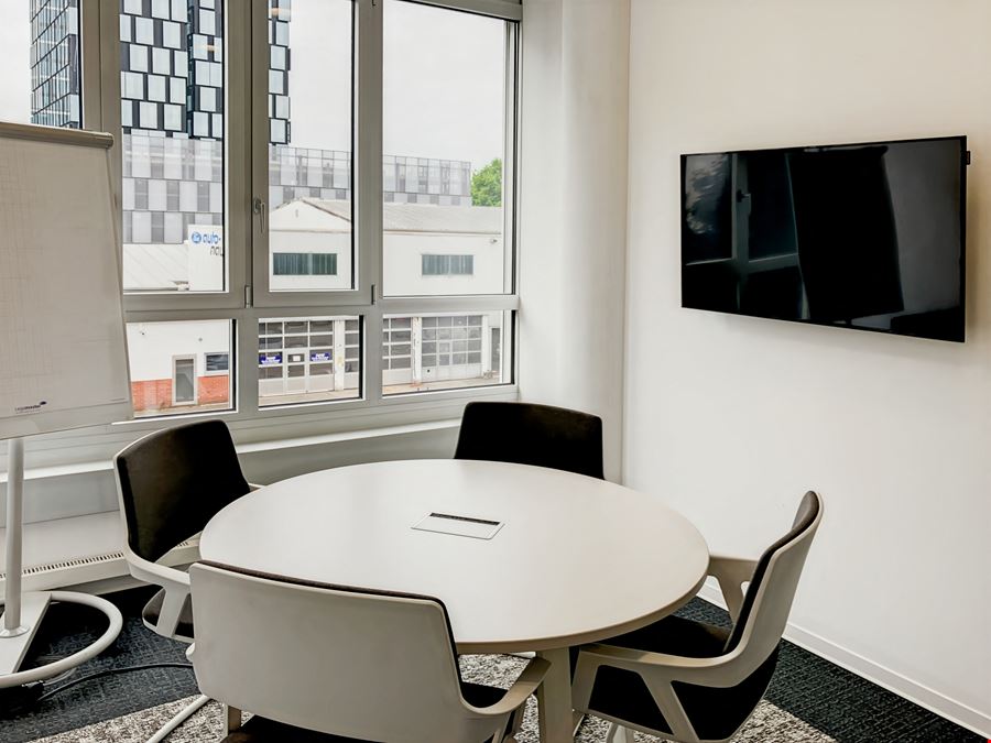 Regus - Business Park