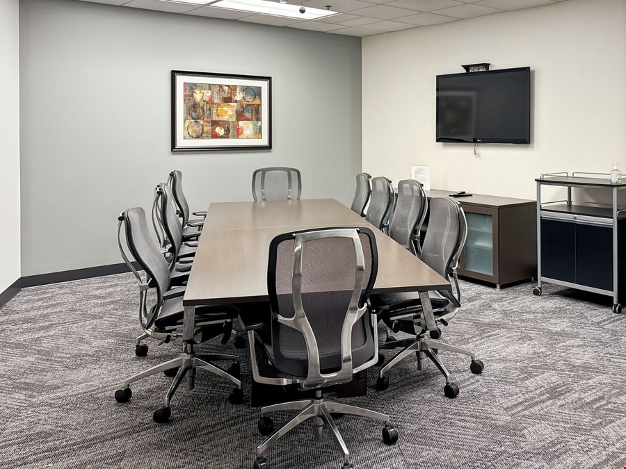 CA, Oxnard - Topa Financial Plaza