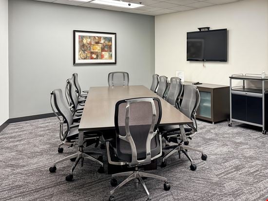 CA, Oxnard - Topa Financial Plaza