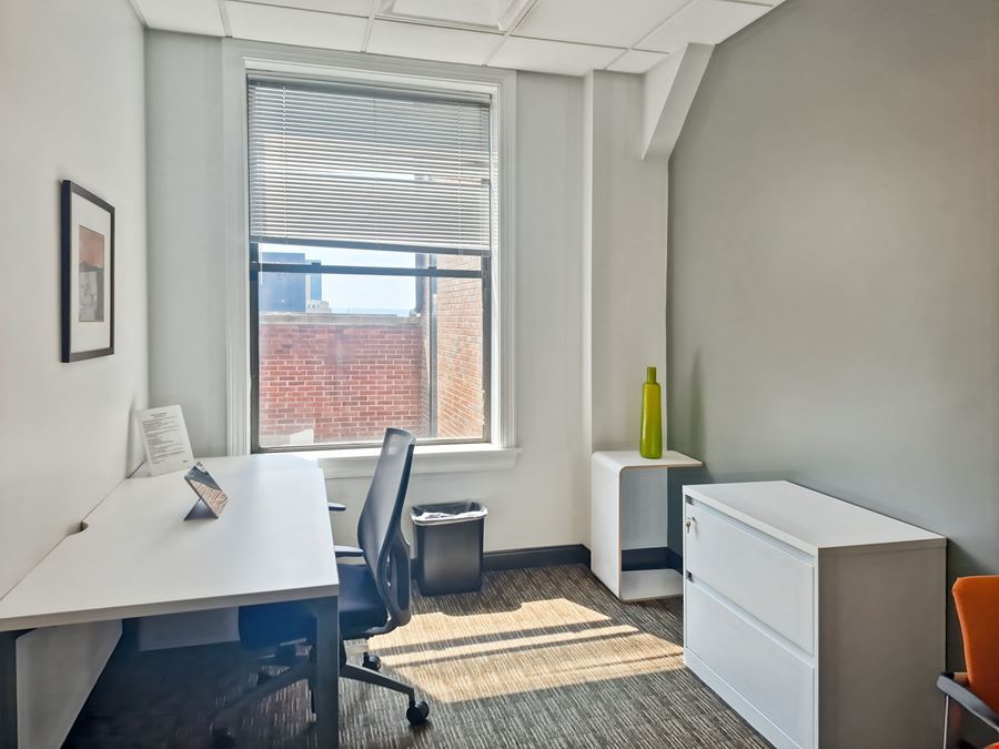 KY, Louisville – MET Building