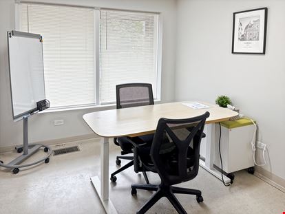 IL, Grayslake - N Atkinson Rd