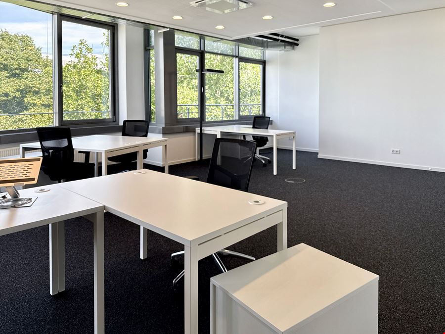 Regus - Globe