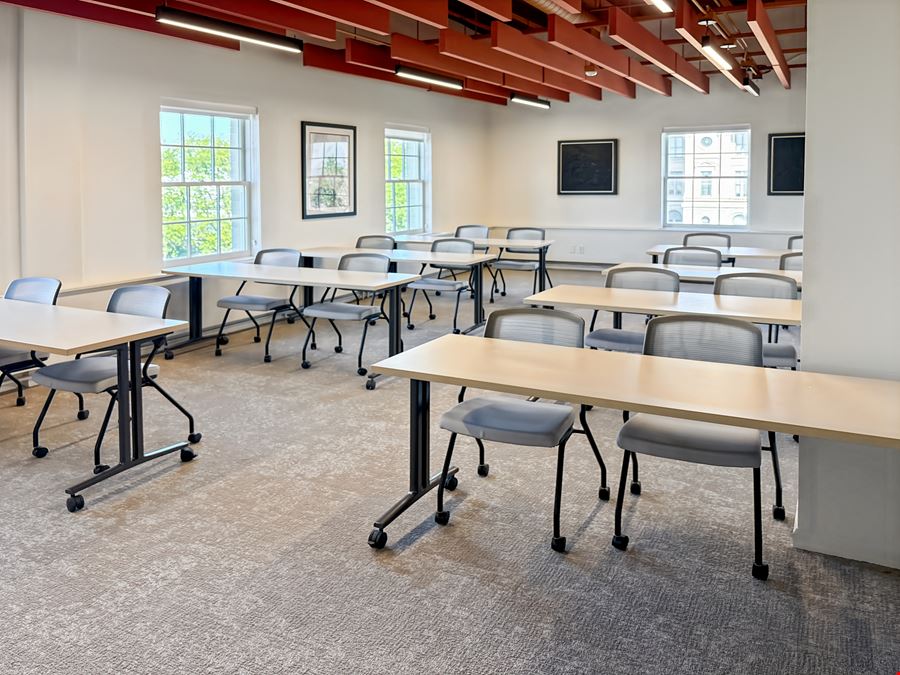 NE, Omaha - 2027 Dodge St