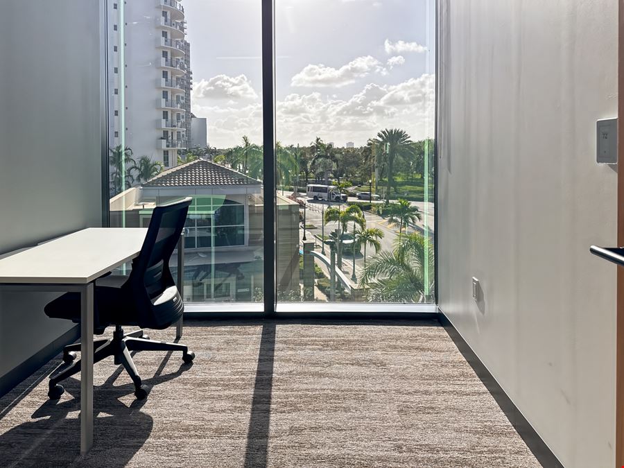 Regus - Hollywood - 1895 Tyler Street