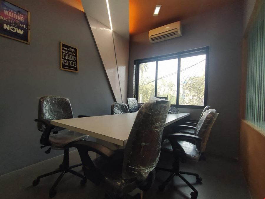 Toutle Space - Satwant Villa