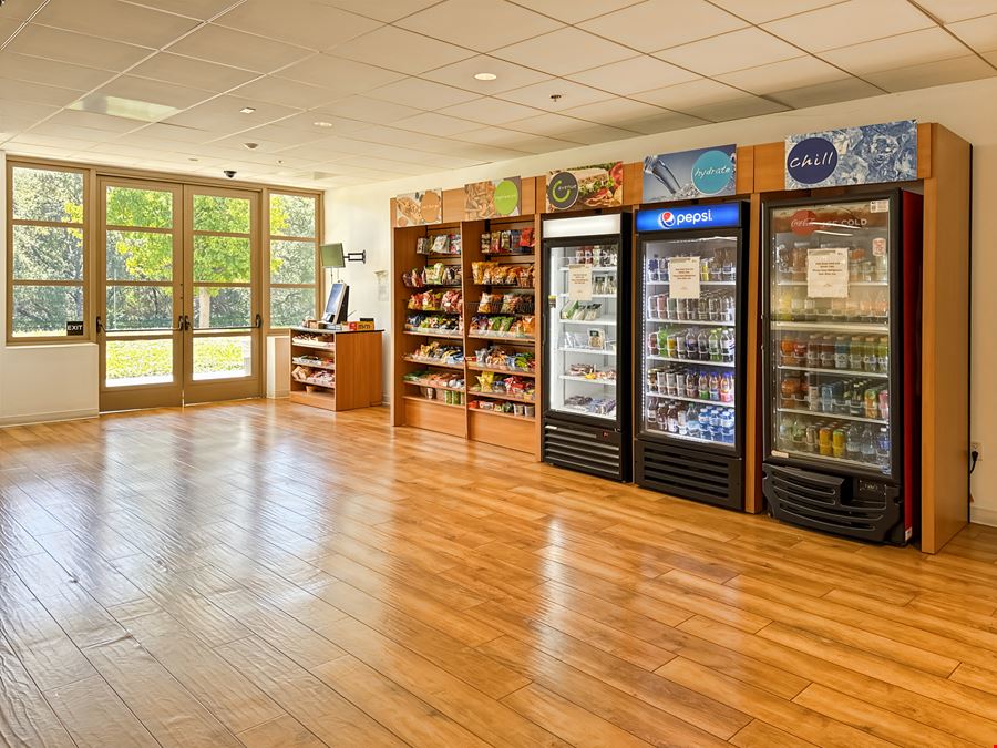 CA, Calabasas - Spaces Park Calabasas