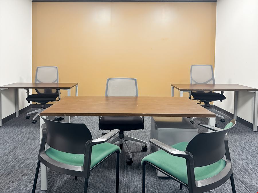 LA, New Orleans - Place St. Charles