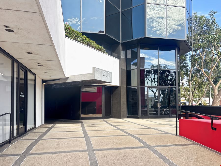 CA, Burbank - Burbank Business District