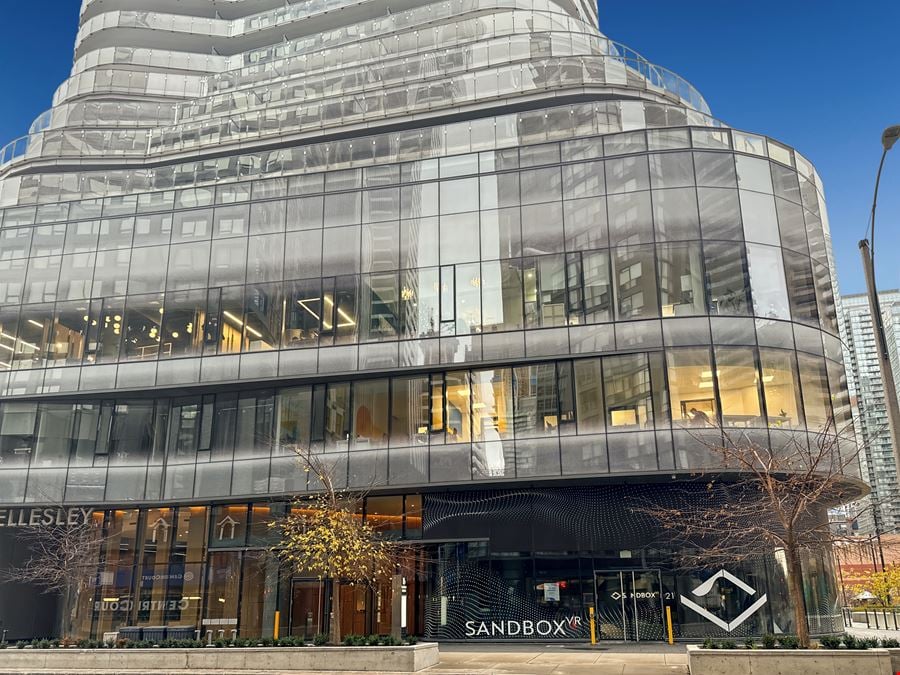 ON, Toronto - Wellesley Street West