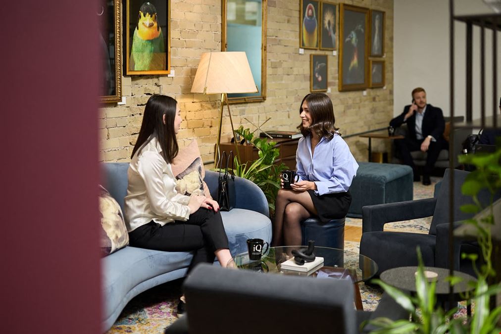 iQ Offices - 140 Yonge Street