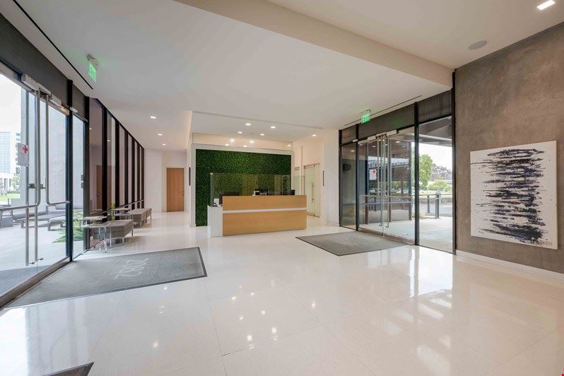 2082 Michelson Executive Suites