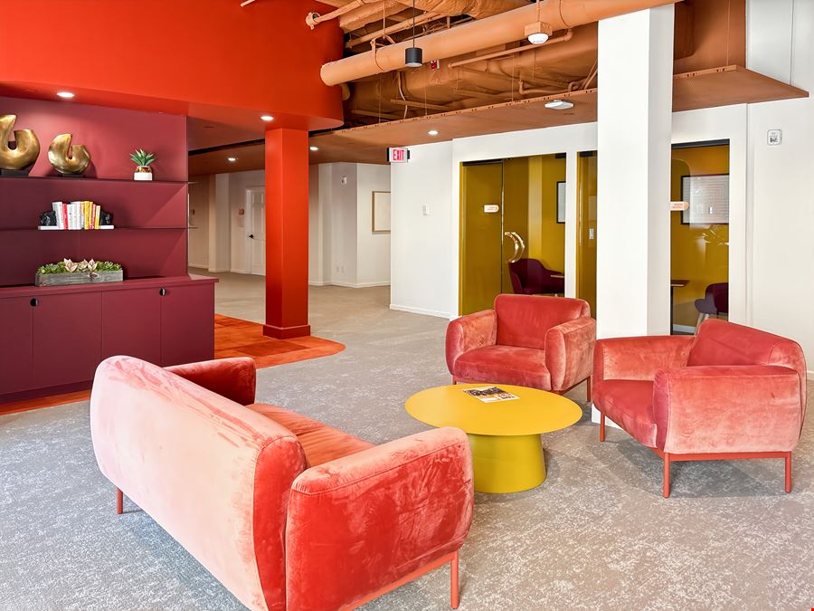 NE, Omaha - 2027 Dodge St