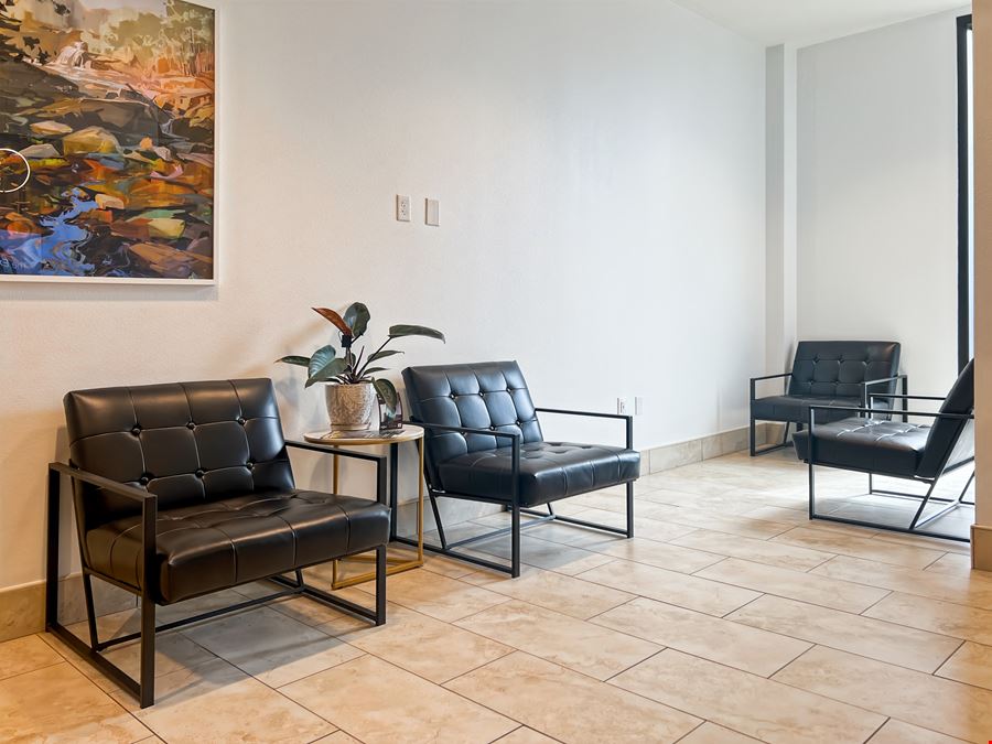 TX, Burleson - E Renfro St