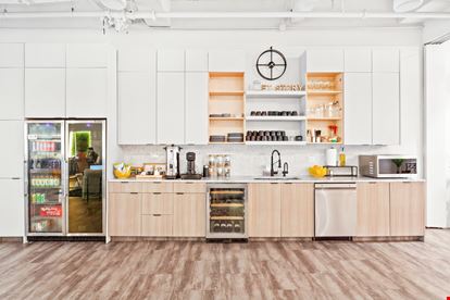 NY, Brooklyn - Manhattan Ave