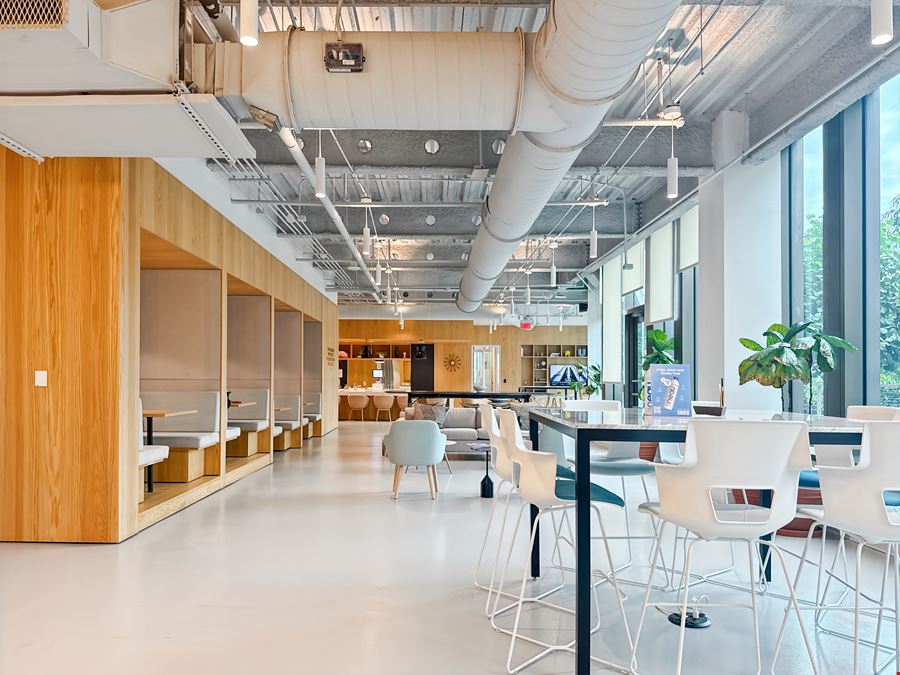 FL, Miami - Spaces CocoWalk