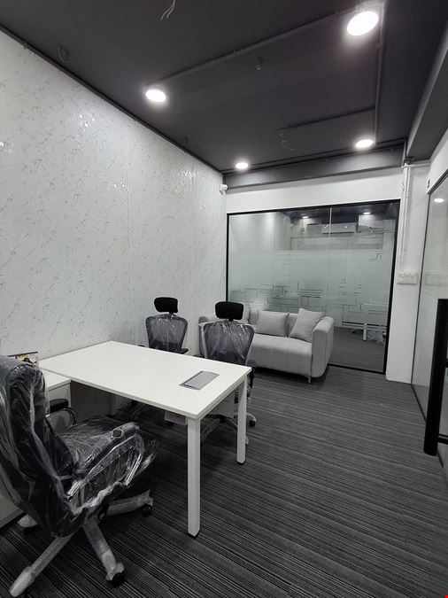 Universe co-works