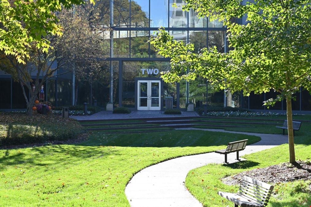 Executive Place of the Commons