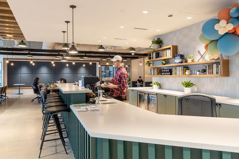 Common Desk - Energy Square