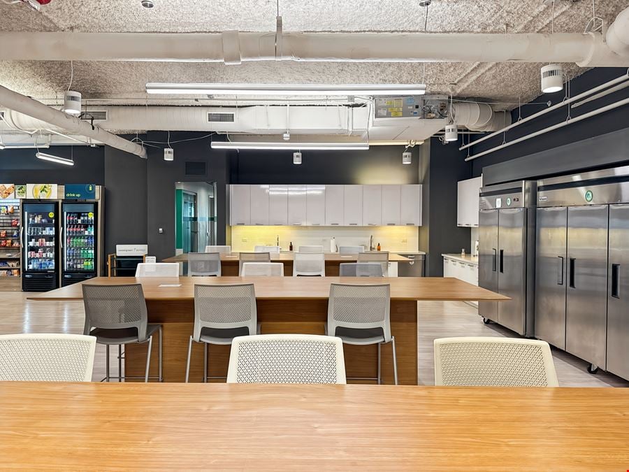 Spaces - Chicago- 1 N State Street