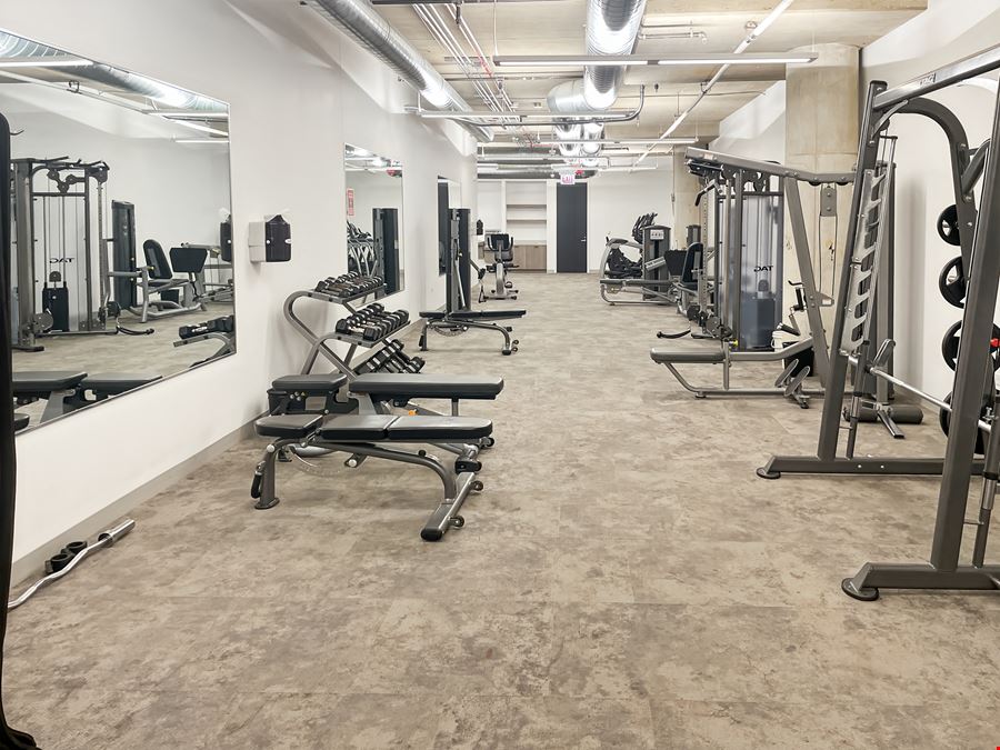 IL, Oak Brook - Oak Brook Pointe