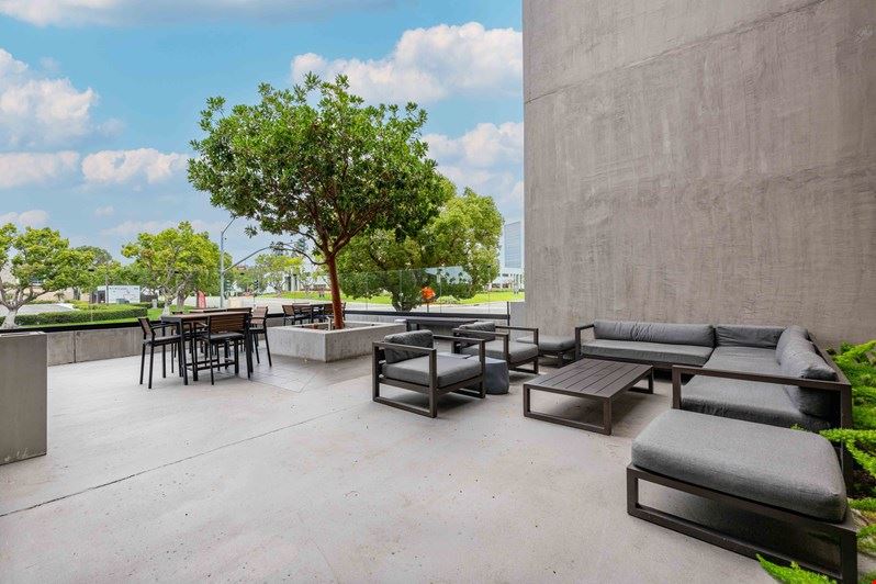 2082 Michelson Executive Suites