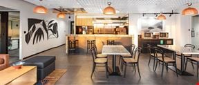 WeWork - Express Tower