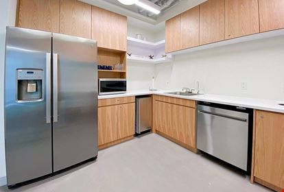 BC, Vancouver - 525 West 8th Avenue